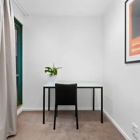 108 Astral Apartments Melbourne Exterior photo