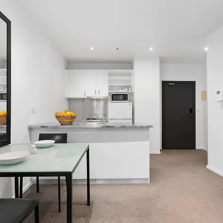 108 Astral Apartments Melbourne Exterior photo